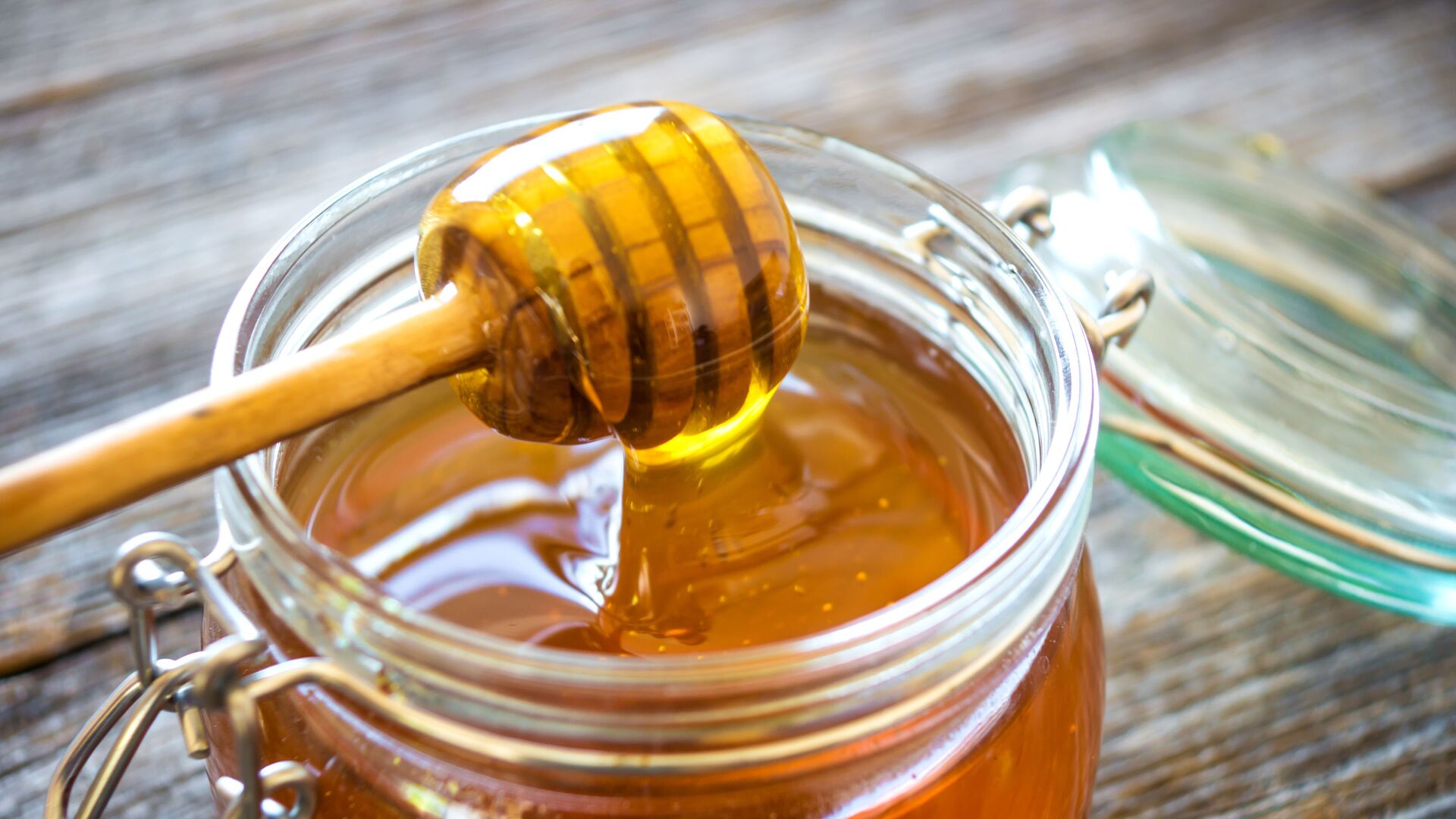  تاریخچه ی عسل طبیعی